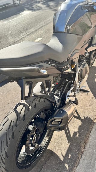 BMW F900 XR Negra