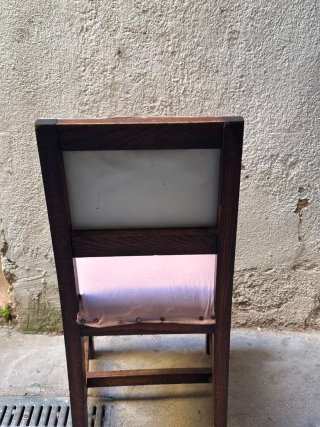Tavolo da pranzo in legno scuro