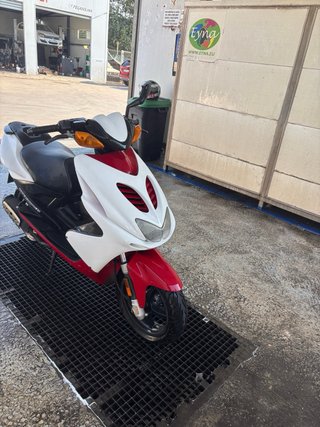 Yamaha AeroxR 50cc Roja y Blanca 1500€ (No cambio)