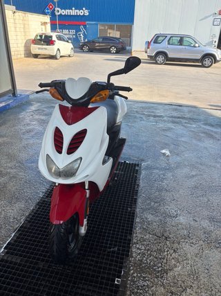 Yamaha AeroxR 50cc Roja y Blanca 1500€ (No cambio)