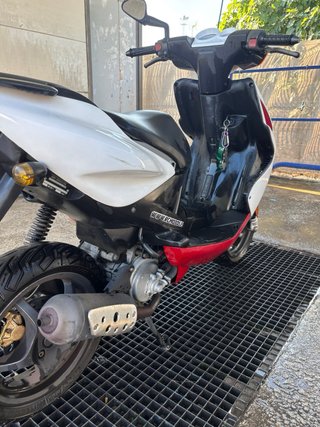 Yamaha AeroxR 50cc Roja y Blanca 1500€ (No cambio)