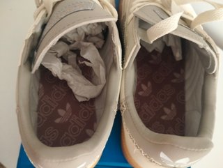 Zapatillas Adidas Beige y Gris