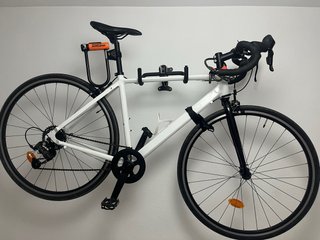 Soporte para colgar bicicleta negro y práctico