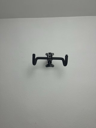 Soporte para colgar bicicleta negro y práctico