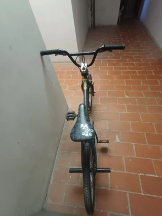 Bicicleta BMX B'TWIN WIPE 300