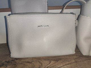 Conjunto bolso y neceser bebé gris