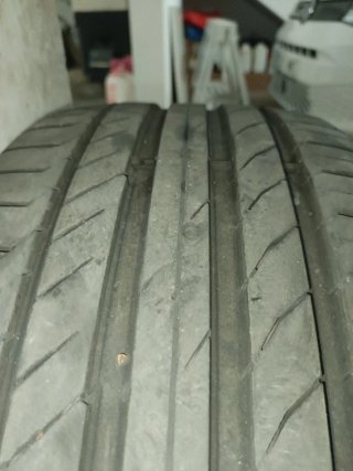 Neumático 255/40 R20 V XL