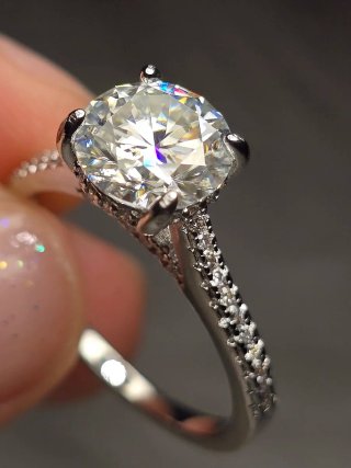 Anello Solitario Moissanite 2 Carati Placcato Oro