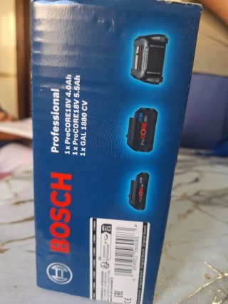 Cargador + 2 Baterías Bosch 18V 5,5 ah + 4,0 AH