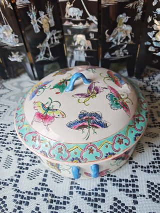 Olla de porcelana china con tapa