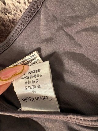 Top Calvin Klein gris y verde