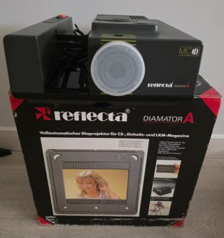 Pack Proyector Reflecta + Pantalla
