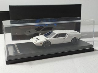 Isuzu Bellet MX1600 II Ghia a escala 1/43 (1970)