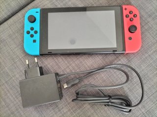 Nintendo Switch con cargador