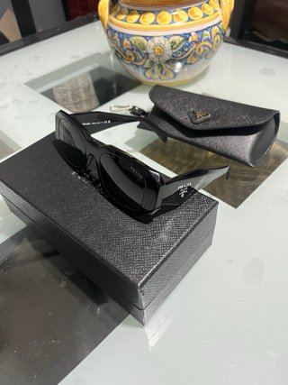 Occhiali da sole Prada neri