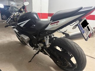 Suzuki GSX-R600 K5 Negra/Plata
