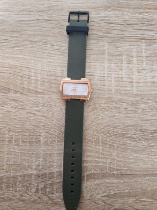 Reloj Time Force Dorado y Blanco