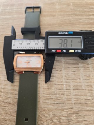 Reloj Time Force Dorado y Blanco