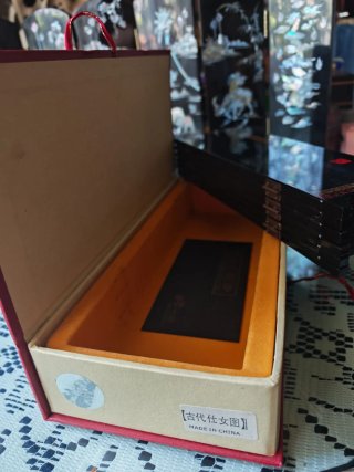 Biombo decorativo chino con figuras