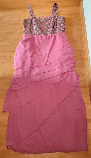 Vestido fiesta rosa con lunares grises