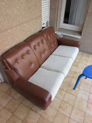 Sofá Chester Polipiel Marrón y Beige