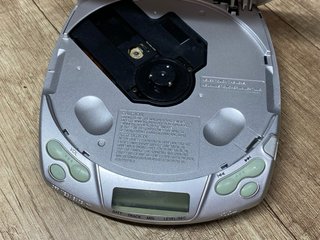 Sony CD Walkman D-C20 Portable Mega Bass