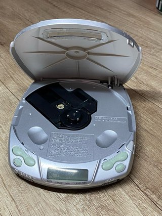 Sony CD Walkman D-C20 Portable Mega Bass