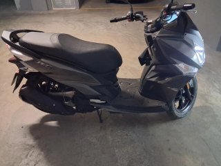 SYM Scooter Gris