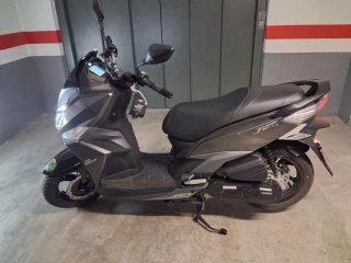 SYM Scooter Gris