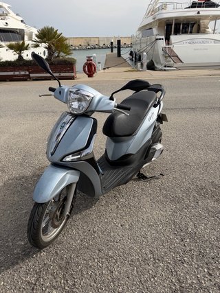 Piaggio Liberty 125 gris 29.000 km
