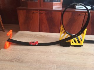 Pista de coches con arena y loop