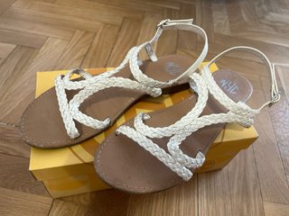 Sandalias piel blancas talla 38