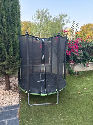 Saltador ZIPRO para jardín