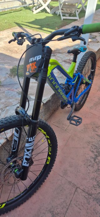 Mondraker Summum DH - Talla M (Fox 40 / Shigura)