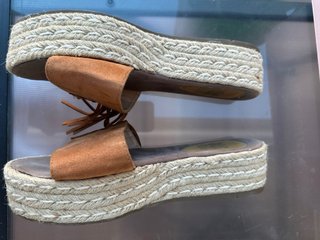 Zuecos cuña XTI Talla 40