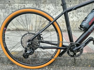 Bicicleta Gravel Negra