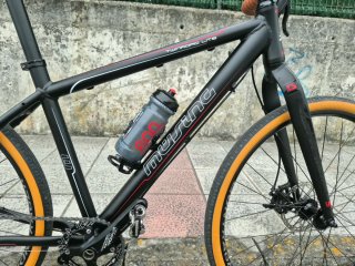 Bicicleta Gravel Negra