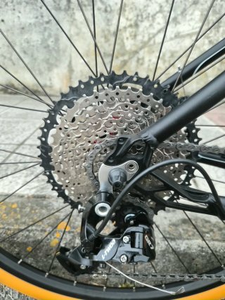Bicicleta Gravel Negra