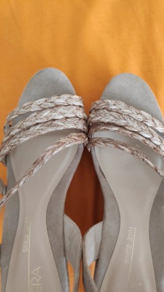 Sandalias cuña Sfera beige