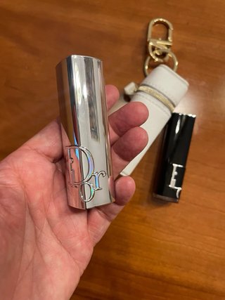 Estuche Dior y 2 carcasas pintalabios