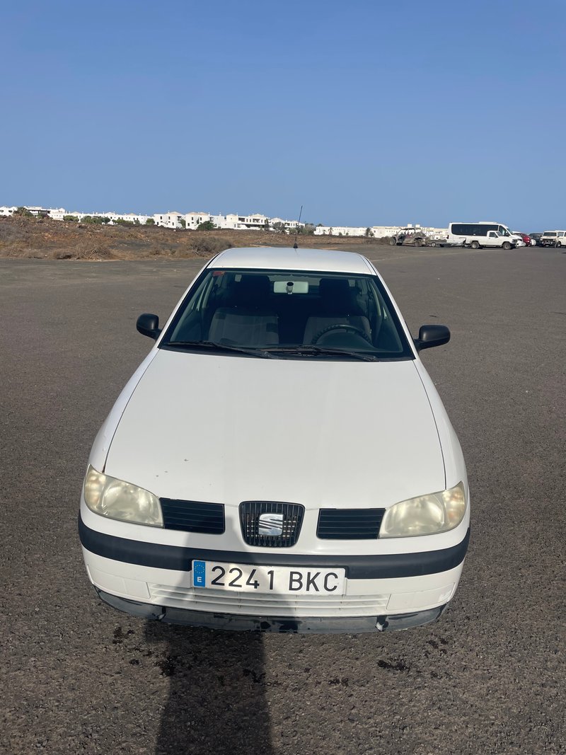 SEAT Ibiza 2001 - foto 1