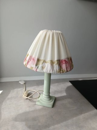 Lampada da tavolo floreale