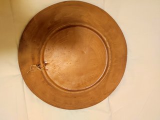 Plato de terracota hecho a mano