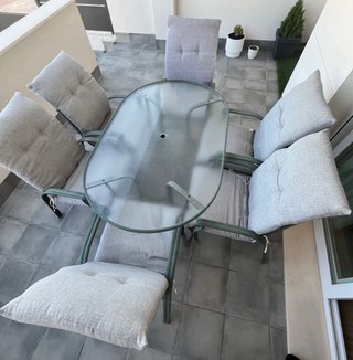 Mesa y 6 sillas de jardin