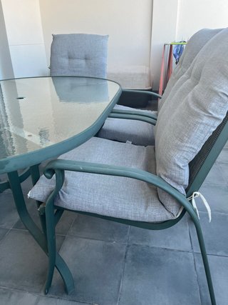 Mesa y 6 sillas de jardin