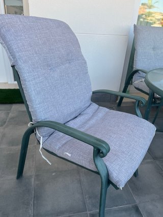 Mesa y 6 sillas de jardin