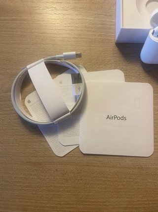 Cuffie Wireless Bluetooth Airpods 2 con scatola.