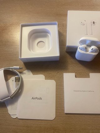 Cuffie Wireless Bluetooth Airpods 2 con scatola.