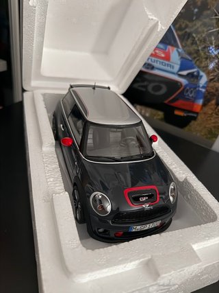 Mini JCW GP2 R56 1/18 OTTO MOBILE OT497 NEGOCIABLE