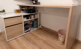 Escritorio esquinero madera y blanco